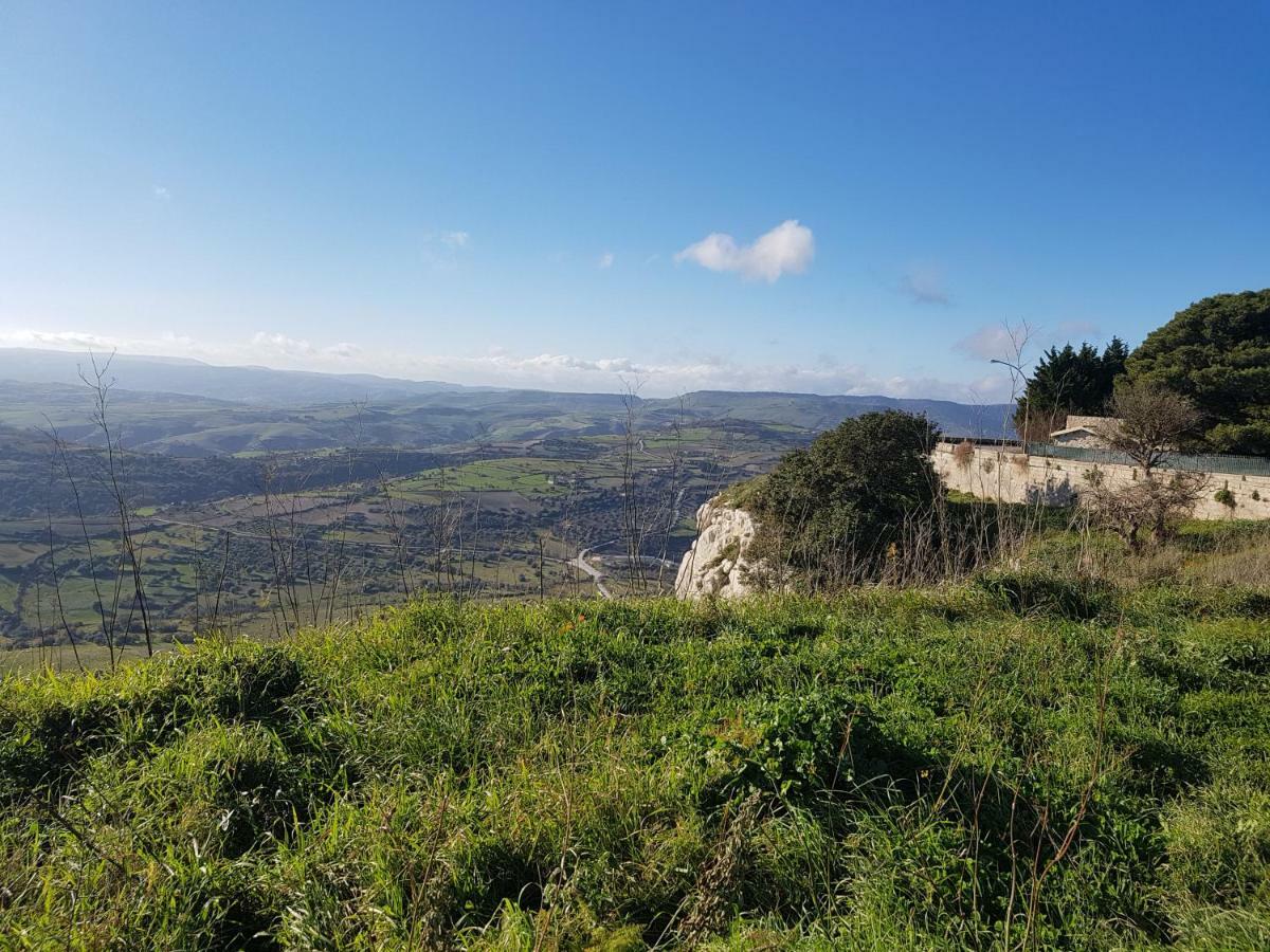 Villa La Mansarda Iblea Palazzolo Acreide Exterior foto